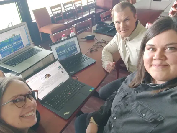 Kasvata & kohtaa -tiimi työntouhussa